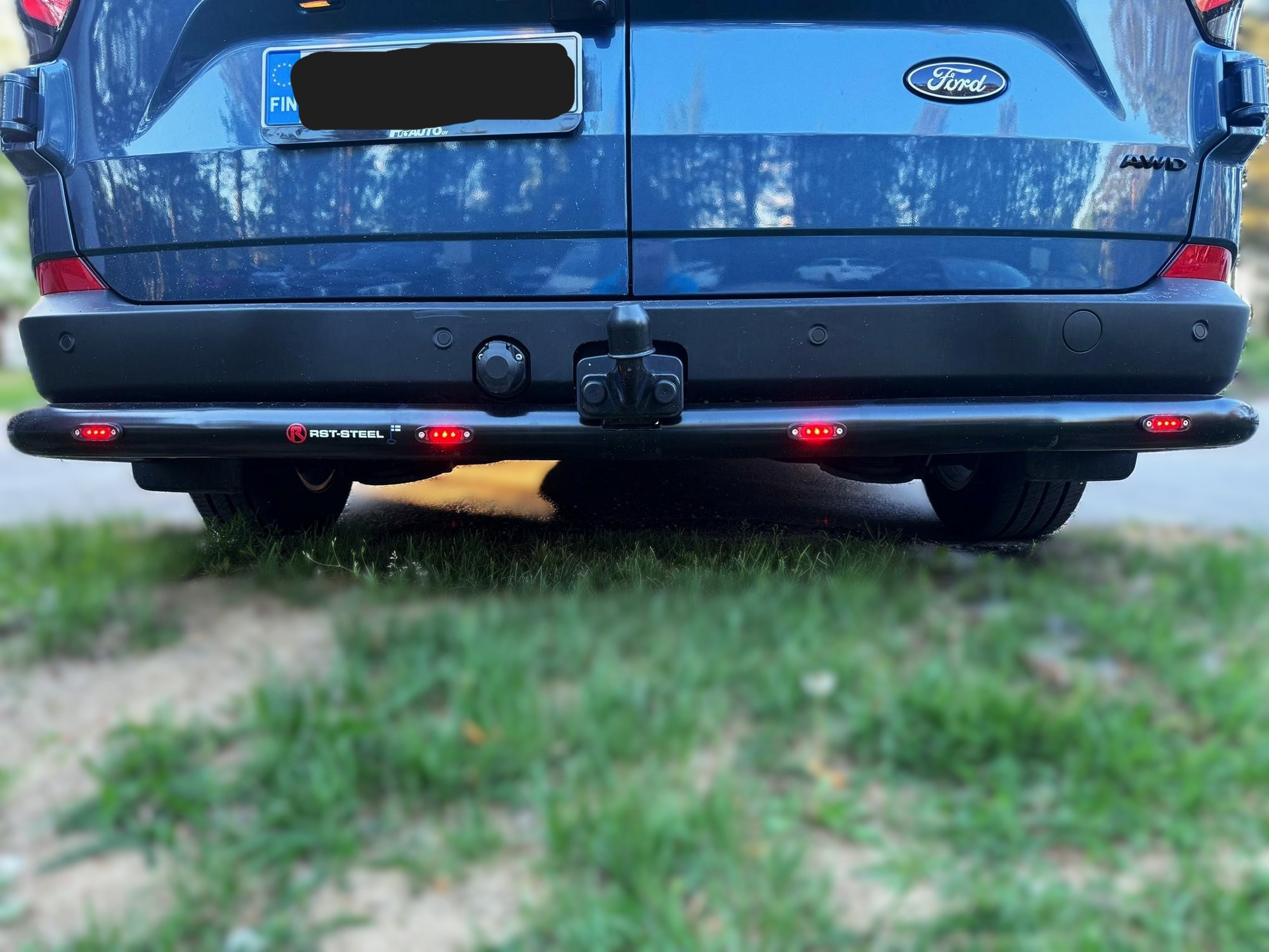 Ford Transit Custom 24- Takahelmaputki äärivaloilla