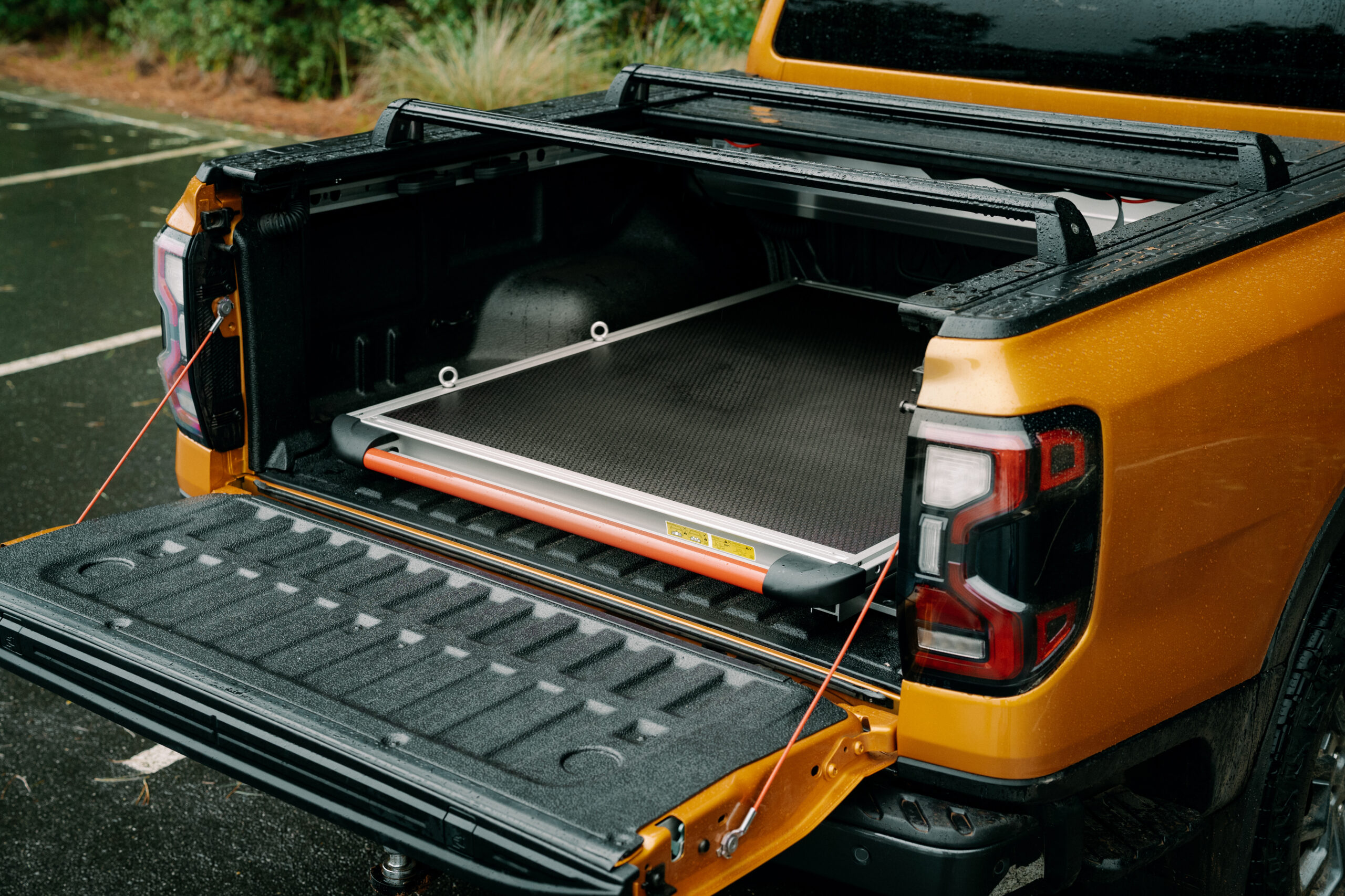 mountain-top-realtruck-slide-ford-ranger-p703-yellow-lifestyle-VIN08241