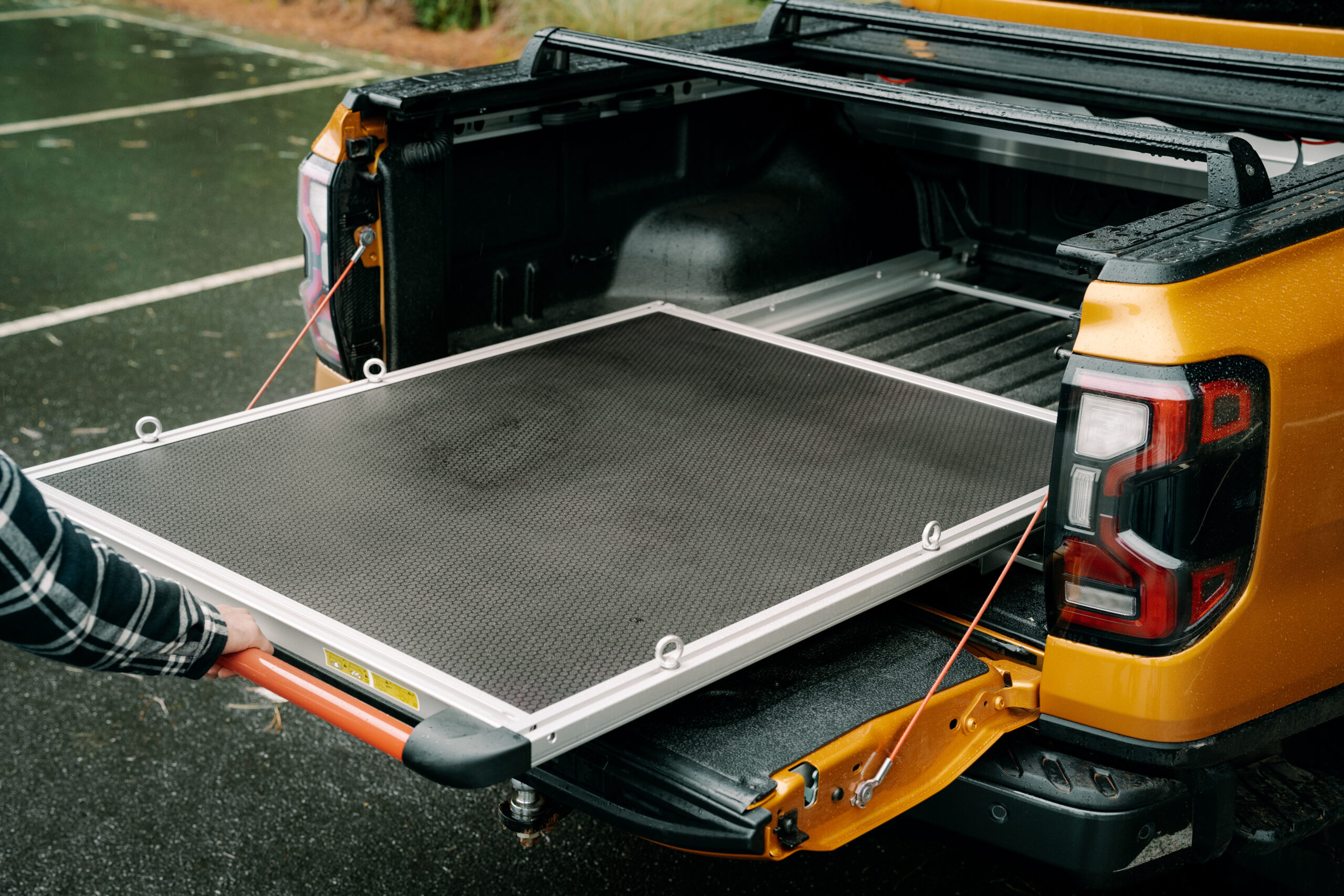 mountain-top-realtruck-slide-ford-ranger-p703-yellow-lifestyle-VIN08248