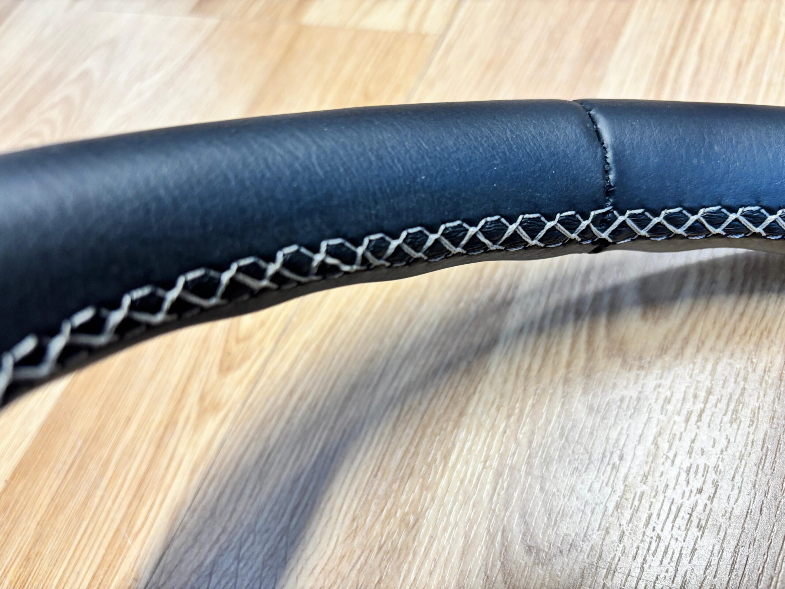 Verhoiltu ohjauspyörä/nahkaratti MB Sprinter W906 - Image 6