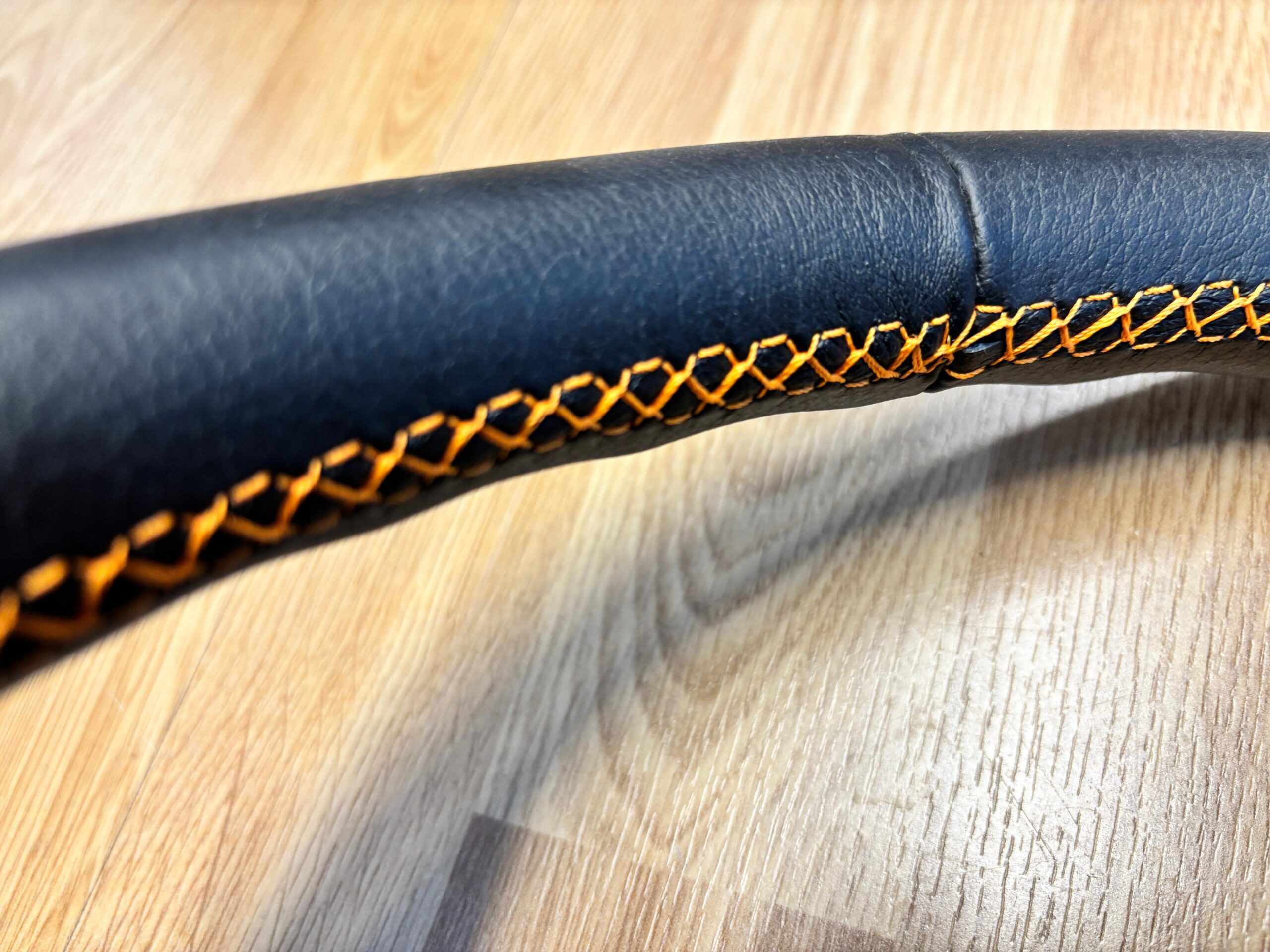 Verhoiltu ohjauspyörä/nahkaratti MB Sprinter W906 - Image 8