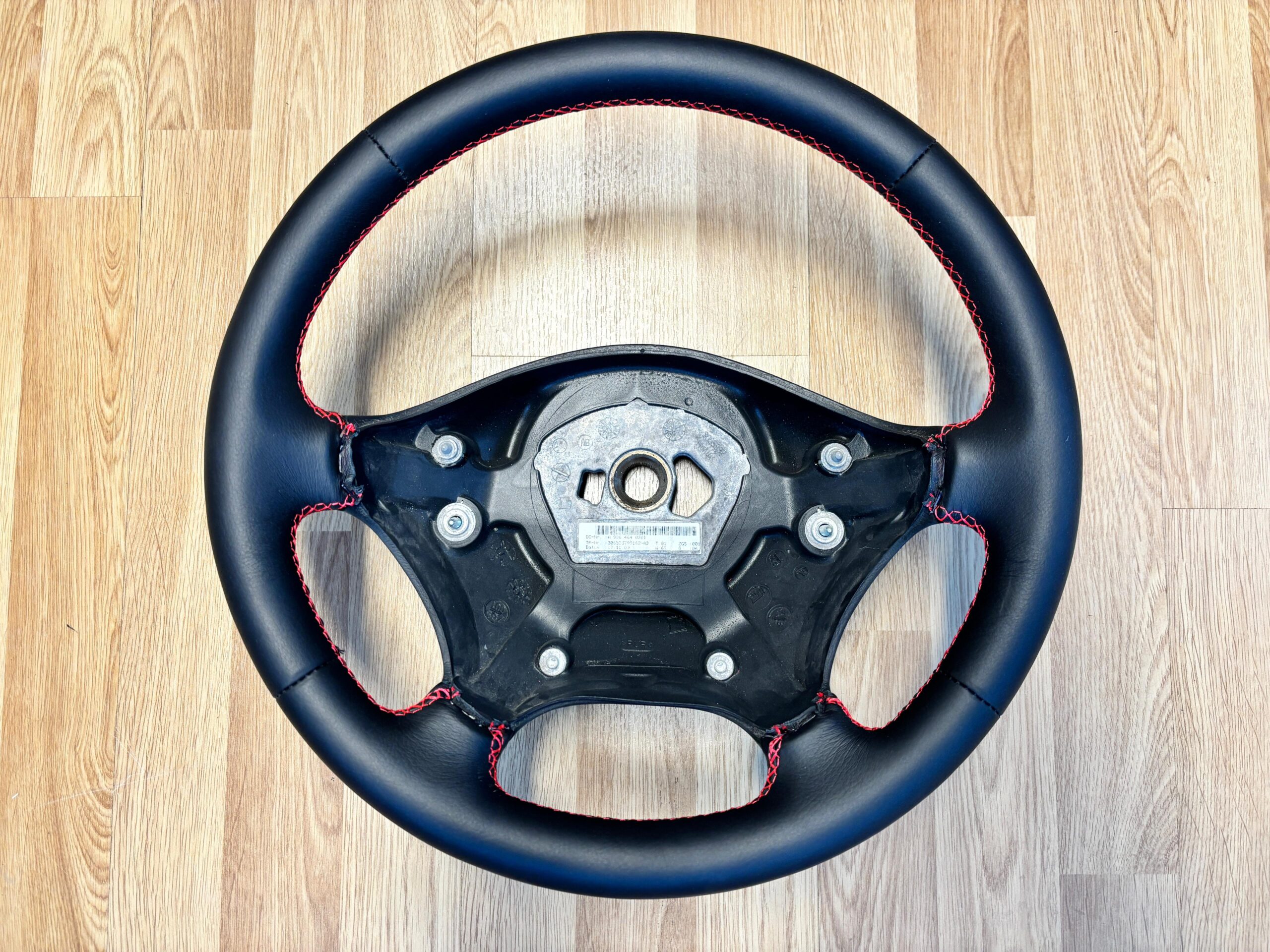 Verhoiltu ohjauspyörä/nahkaratti MB Sprinter W906 - Image 3