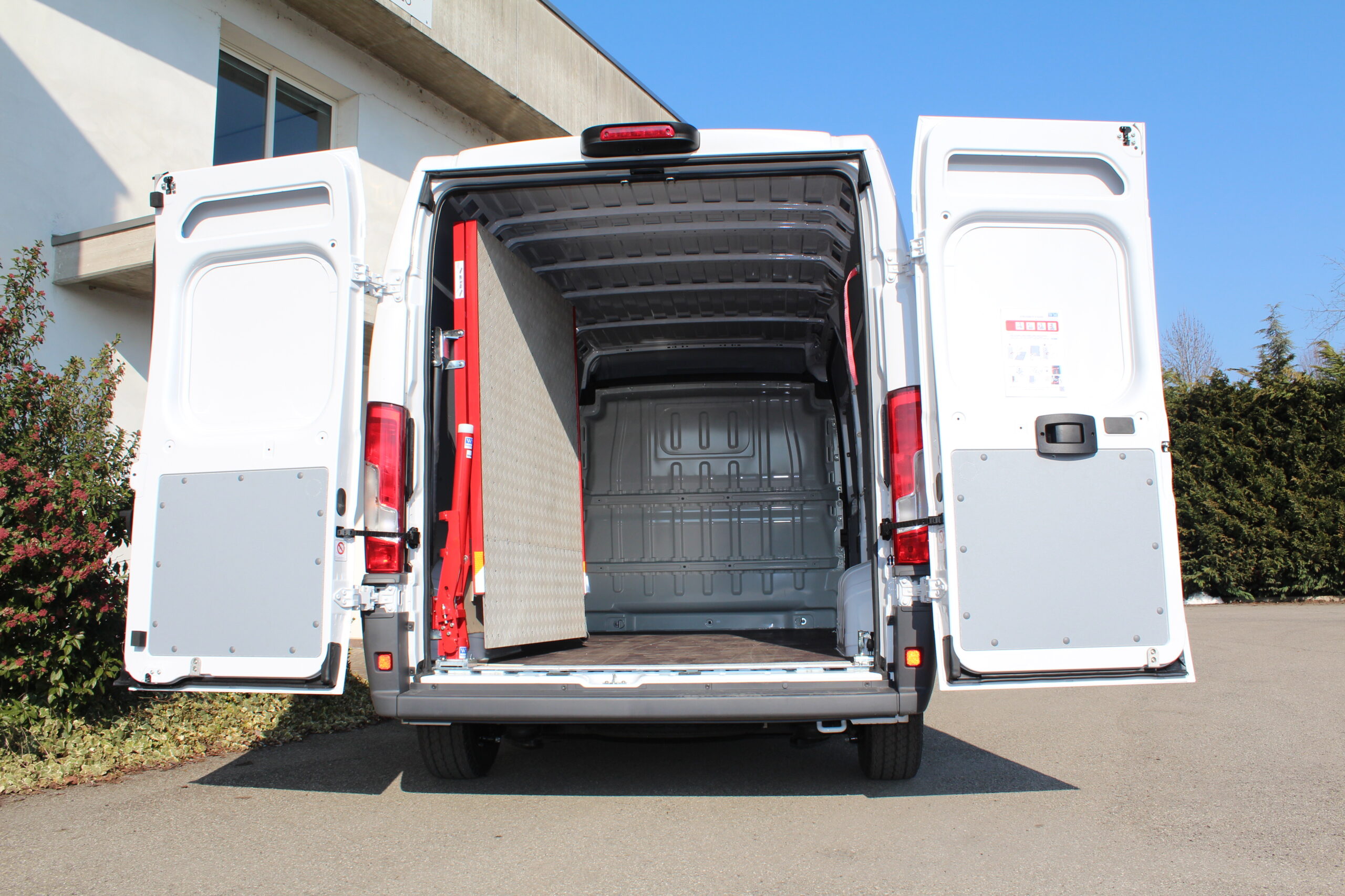 Lastausramppi pakettiautoon WM PC kantavuus 600kg - Image 4