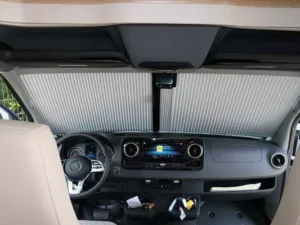 Tuulilasin pimennysverho MB Sprinter 2024-