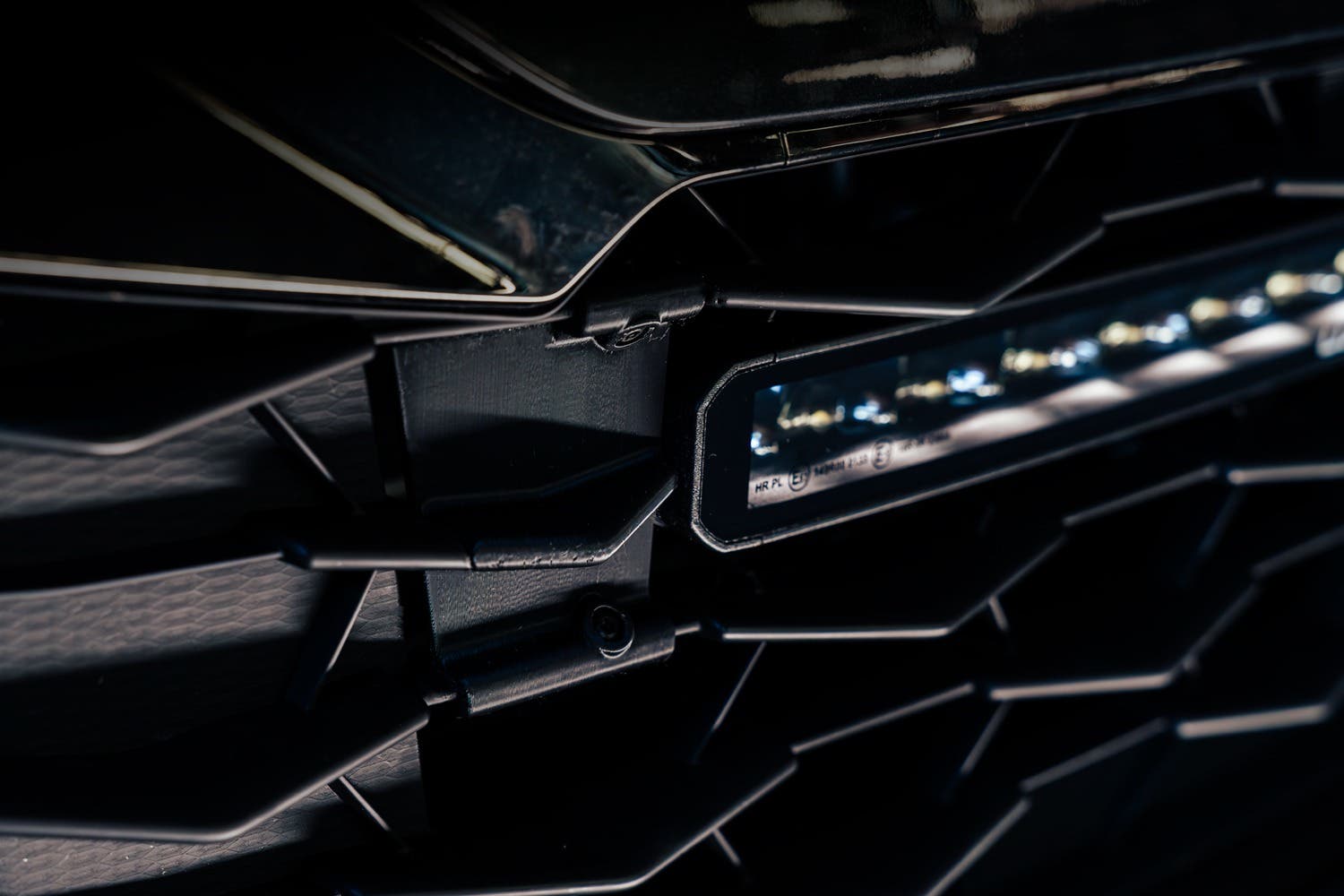 Isuzu D-Max 23- maskisarja Lumen Helios - Image 5