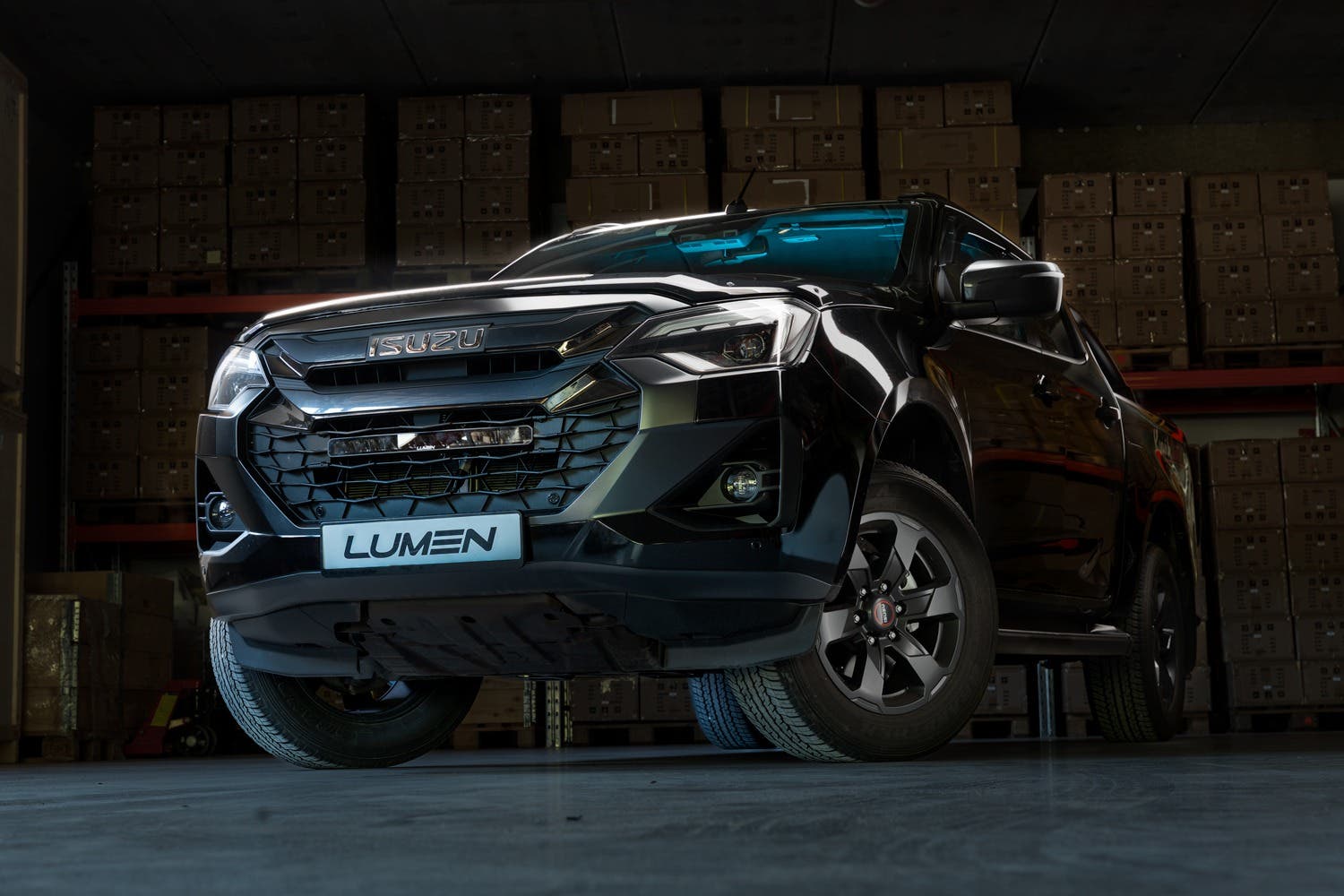 Isuzu D-Max 23- maskisarja Lumen Helios - Image 2